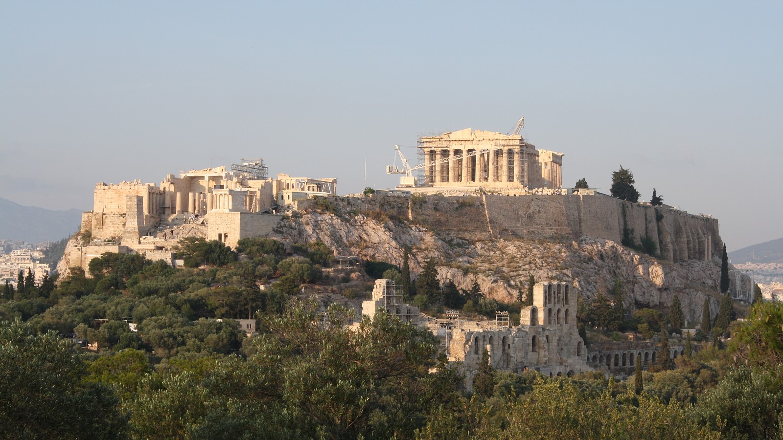 Vista panorámica del Partenón, la Acrópolis y la Acrópolis de Atenas.