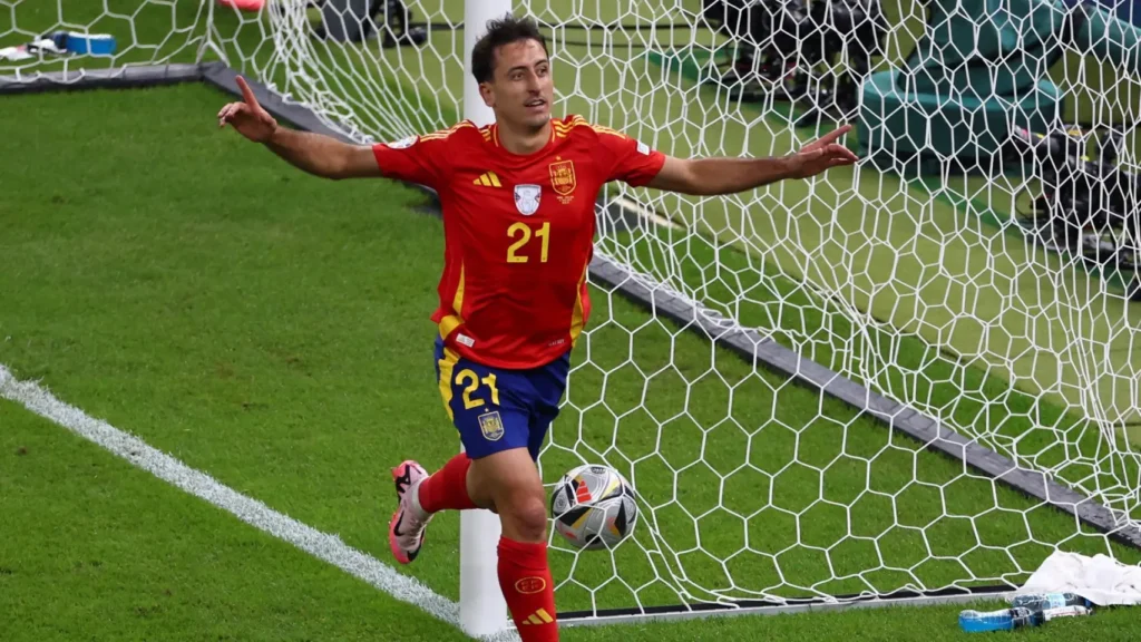 Mikel oyarzabal celebrando el 2-1
España