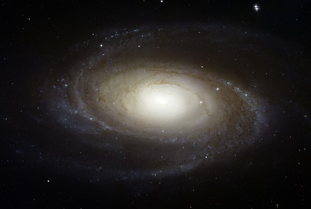  Fotografía de la galaxia con forma de espiral.