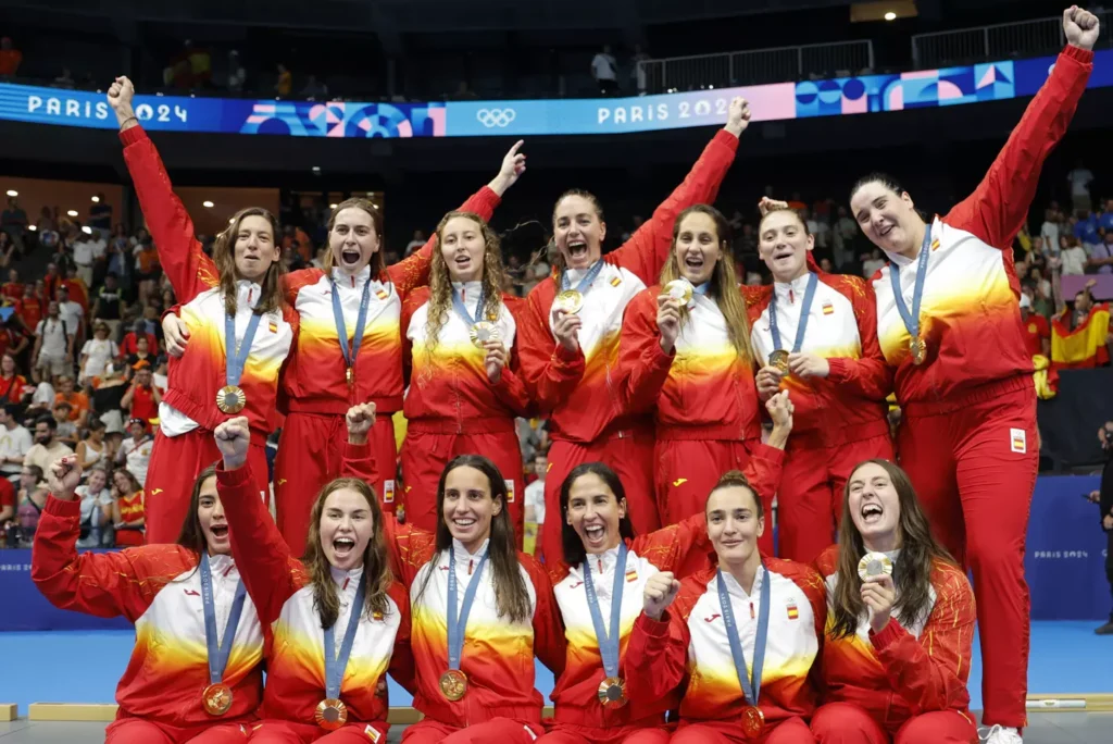 selección femenina waterpolo con el oro