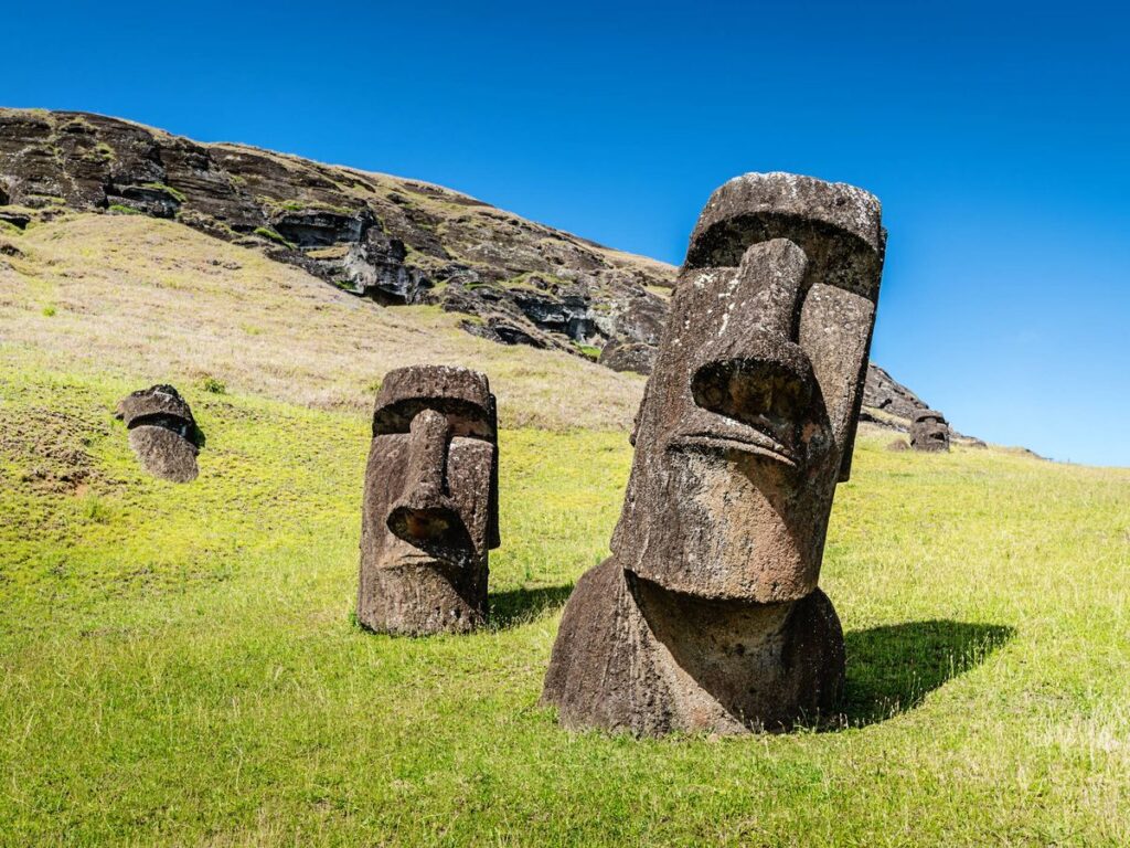 moais de la isla de la pascua