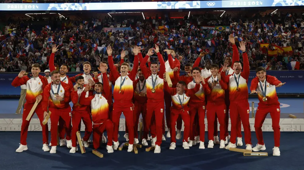 Jugadores Españoles posando con su oro olímpico